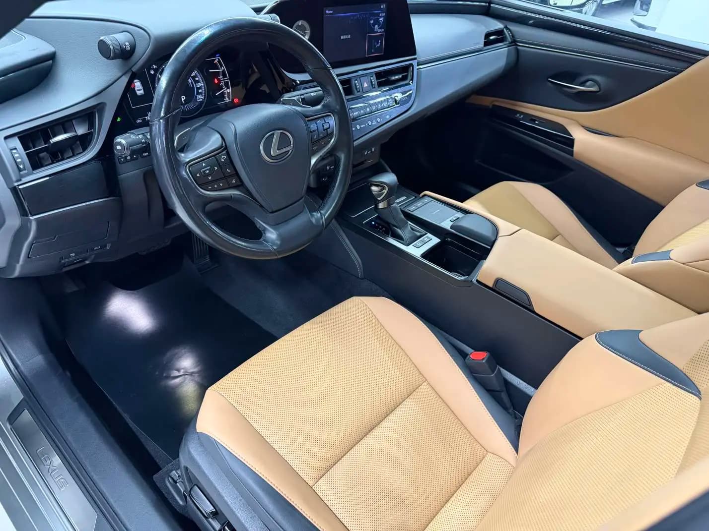 Lexus ES 2022 г. 74121 км. — фото 18