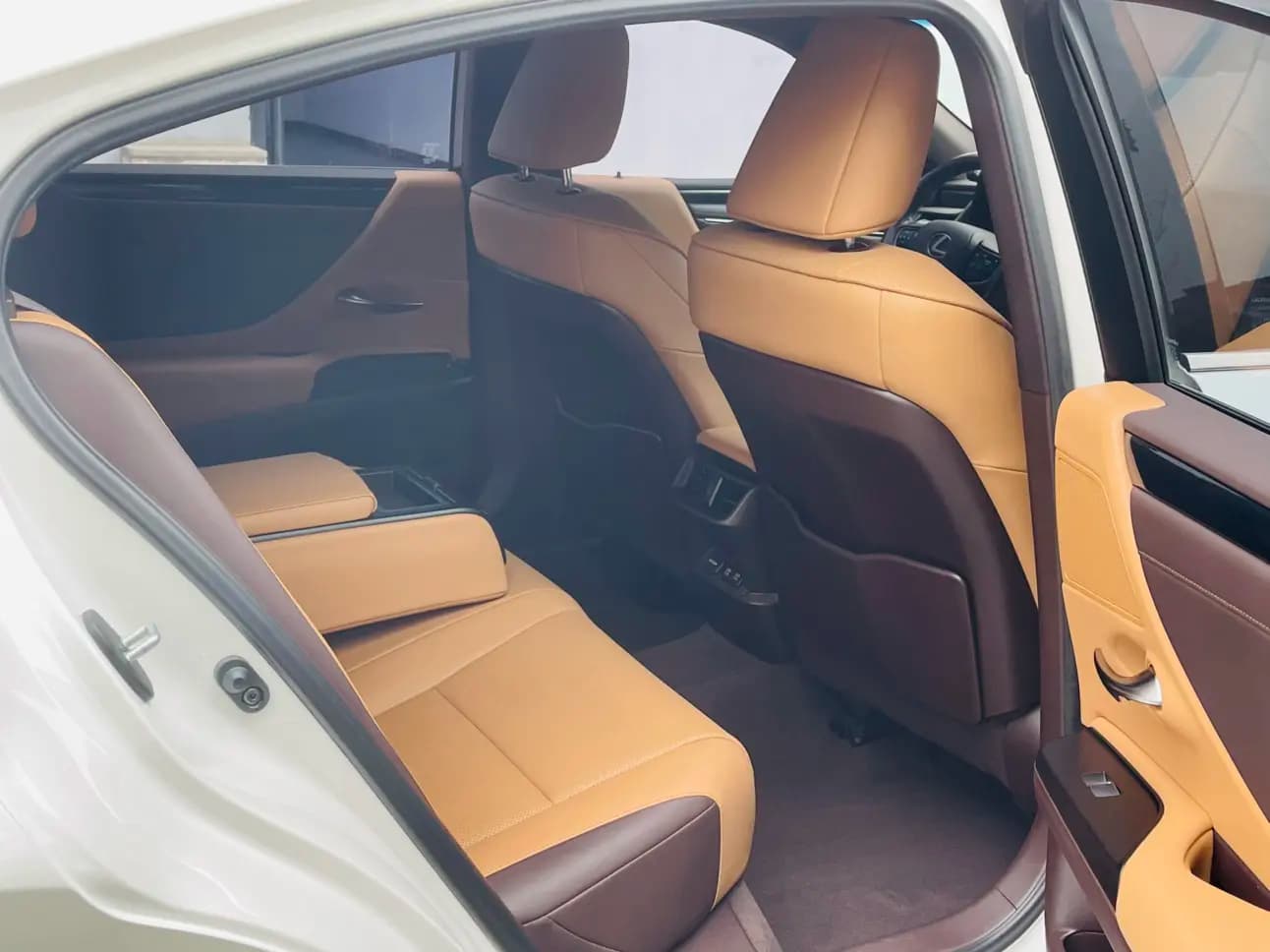 Lexus ES 2021 г. 99122 км. — фото 15