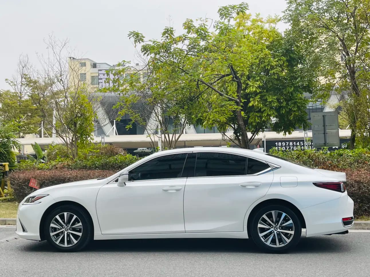 Lexus ES 2021 г. 99122 км. — фото 4