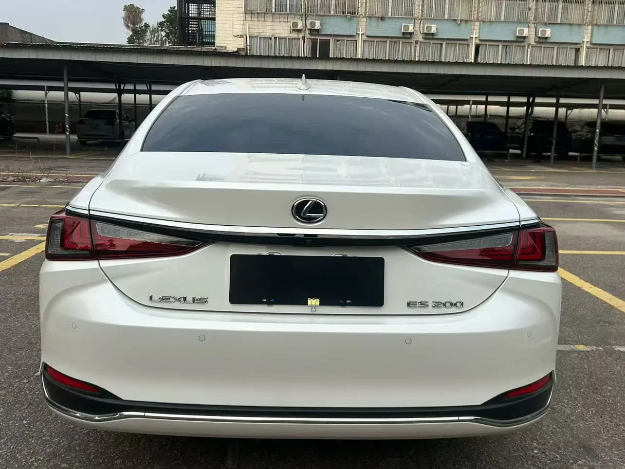Lexus ES 2024 г. 15124 км. — фото 5