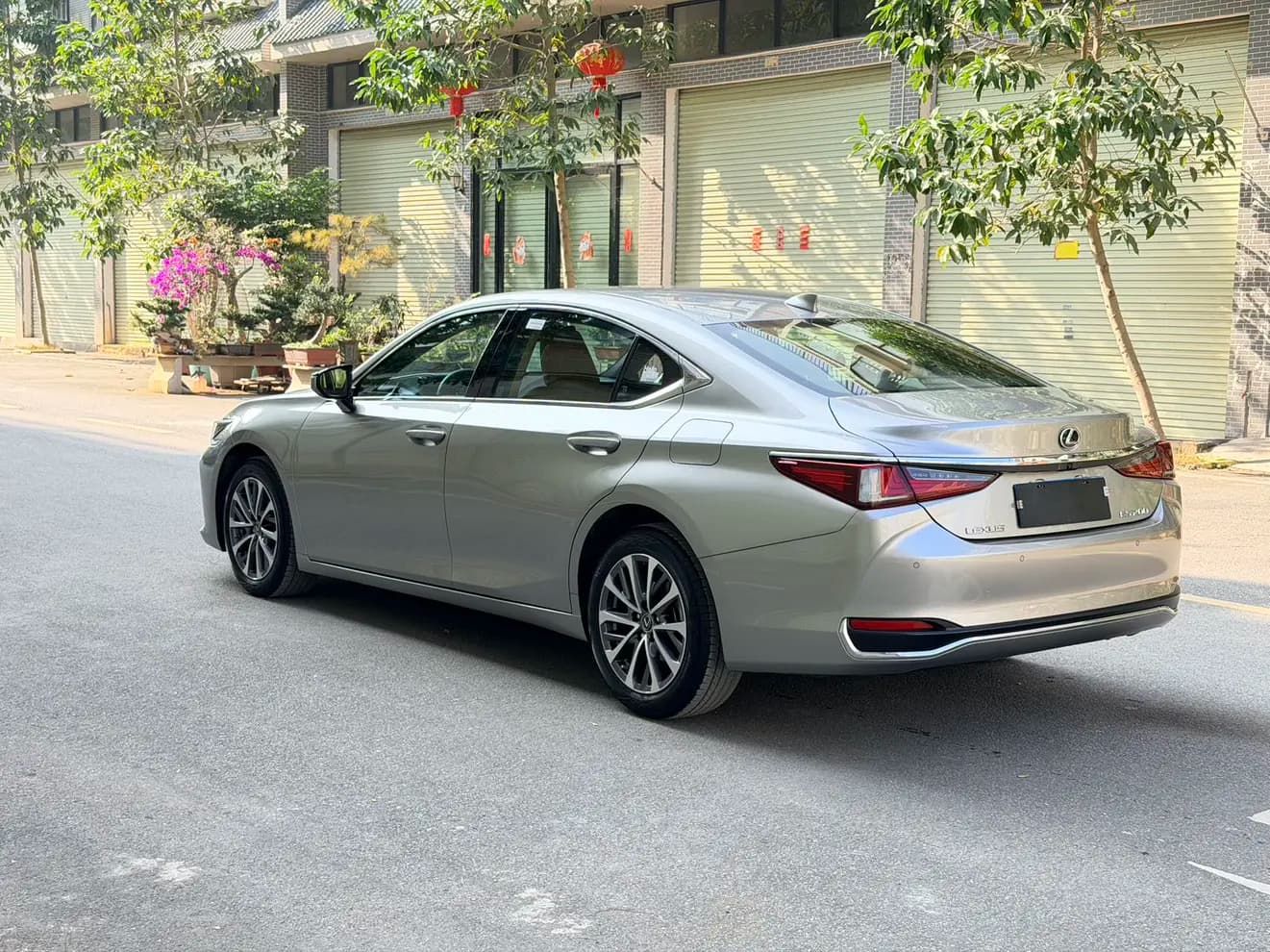 Lexus ES 2024 г. 24125 км. — фото 4