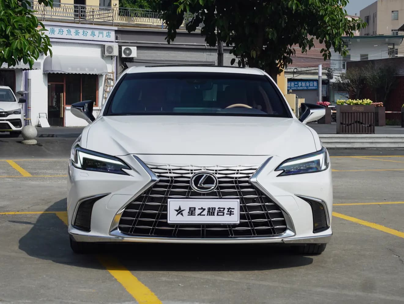 Lexus ES 2025 г. 12126 км. — фото 2