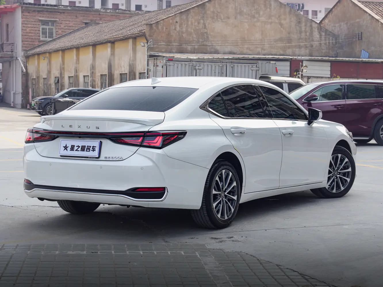 Lexus ES 2025 г. 12126 км. — фото 5