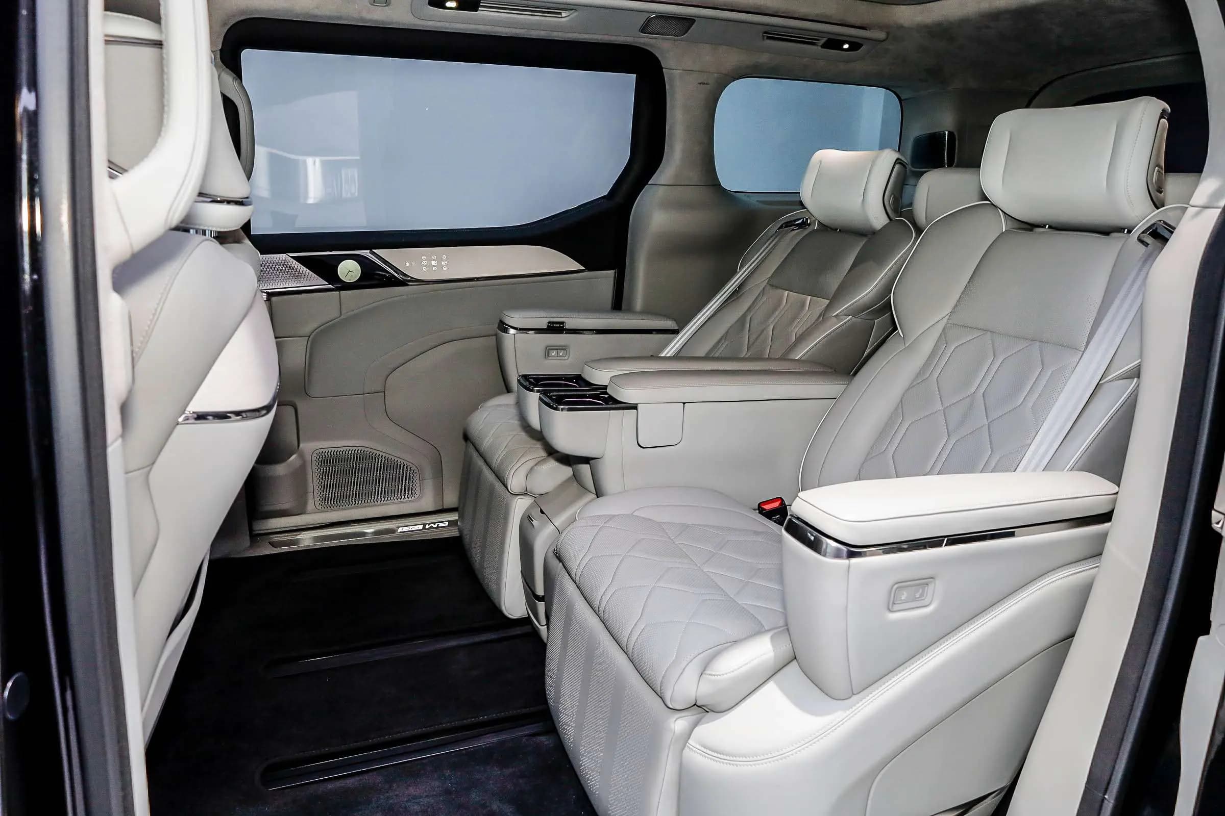 Volvo EM90 2024 г. 7759 км. — фото 32