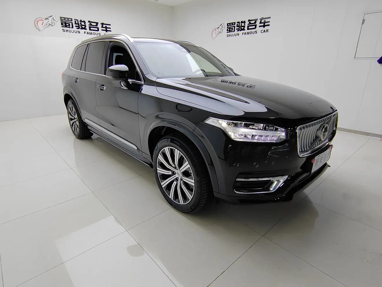 Volvo XC90 2023 г. 33563 км. — фото 3