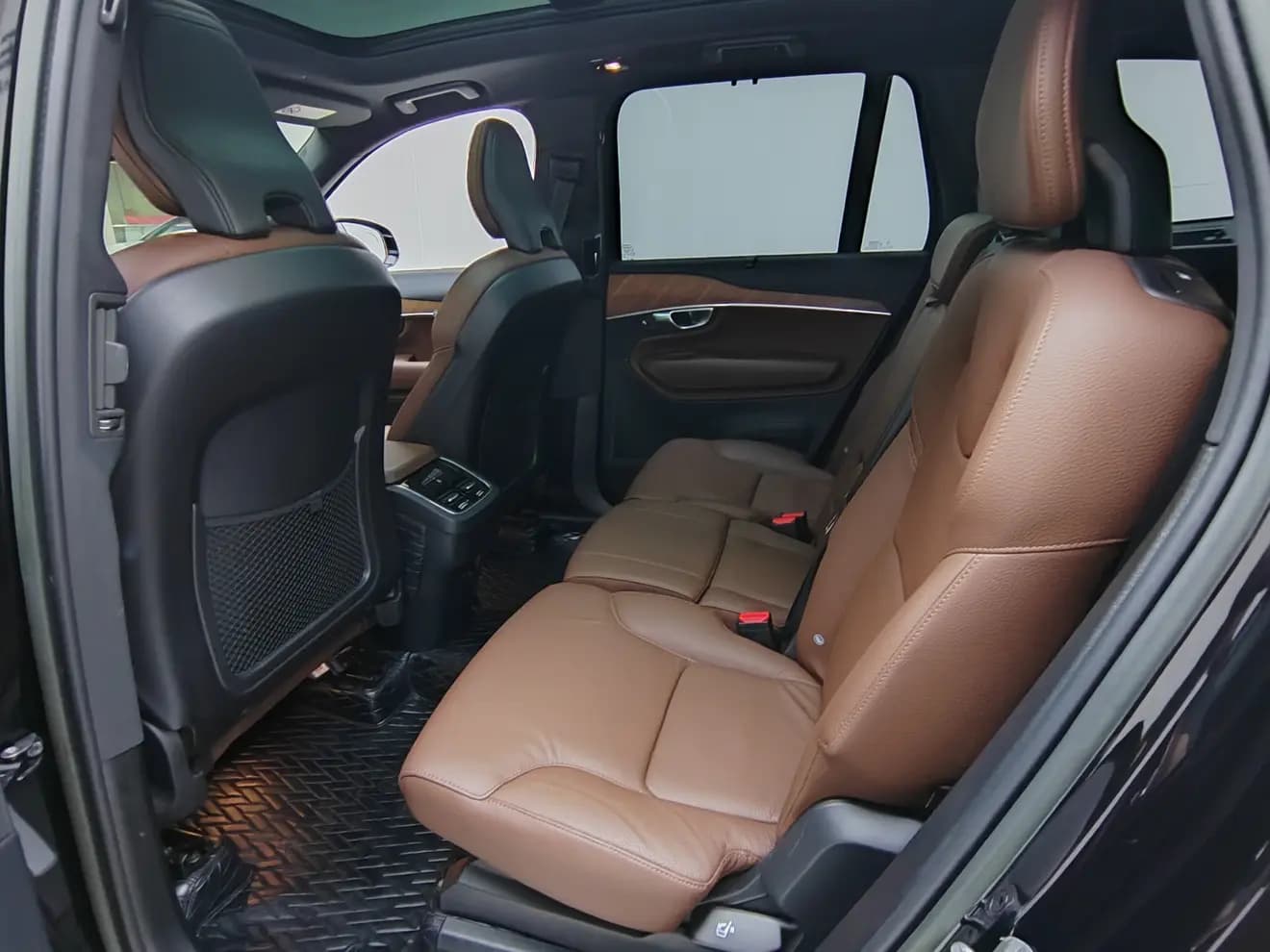 Volvo XC90 2023 г. 33563 км. — фото 8