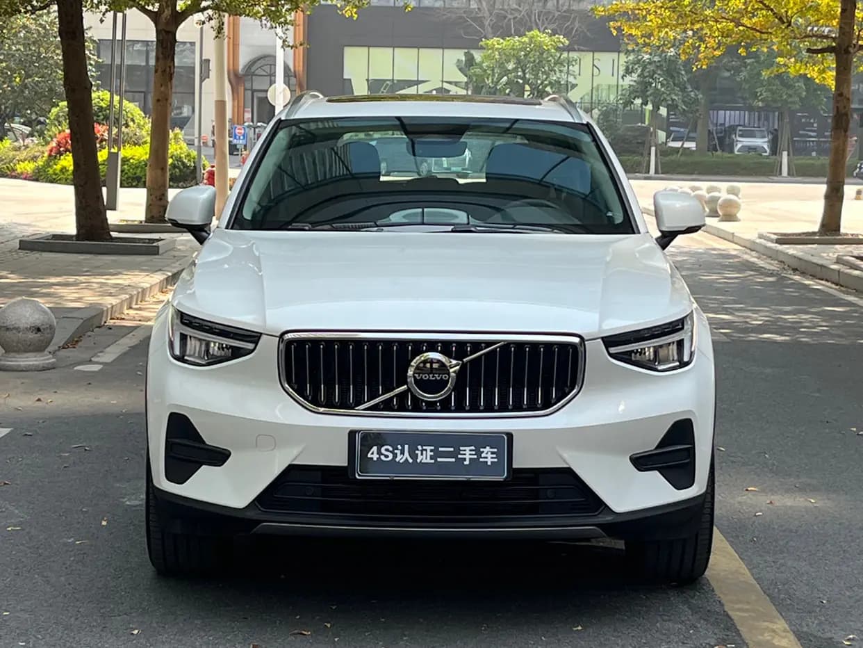 Volvo XC40 2024 г. 11008 км. — фото 2