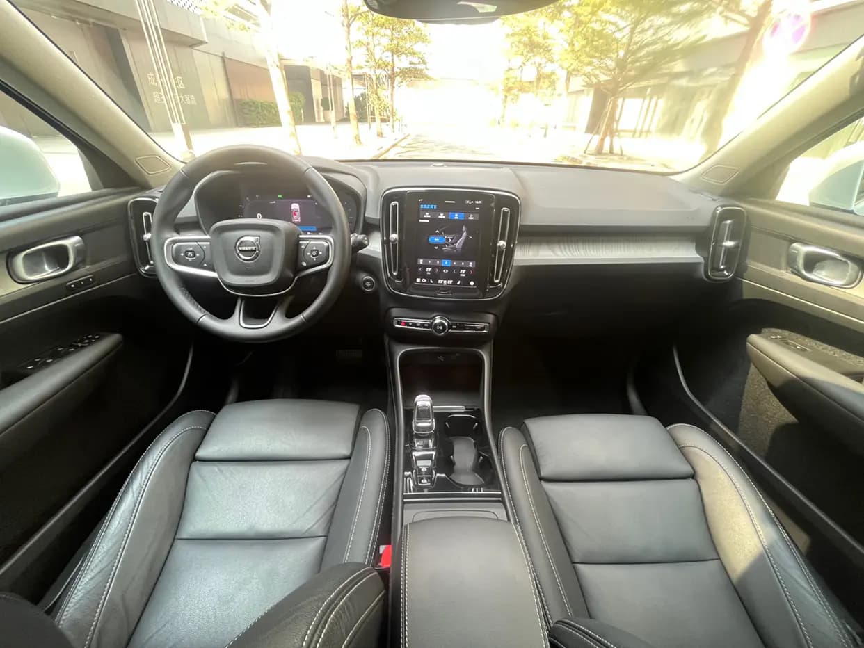 Volvo XC40 2024 г. 11008 км. — фото 25