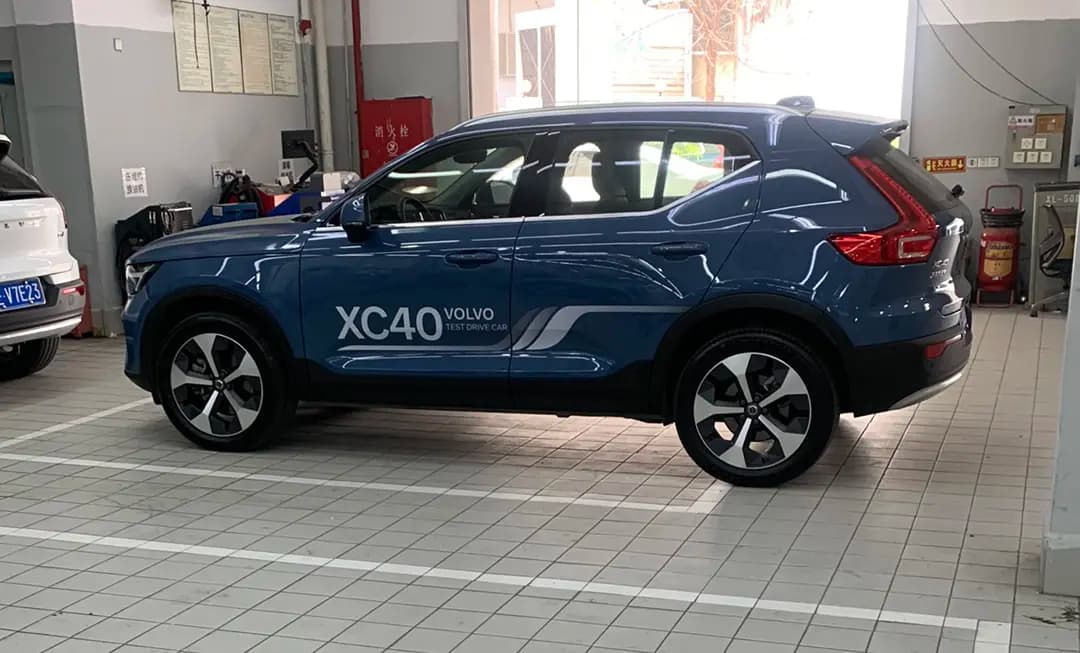 Volvo XC40 2025 г. 11009 км. — фото 2