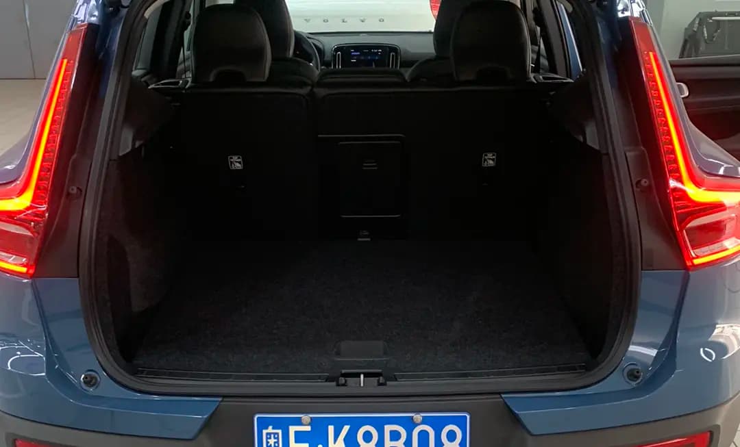 Volvo XC40 2025 г. 11009 км. — фото 14