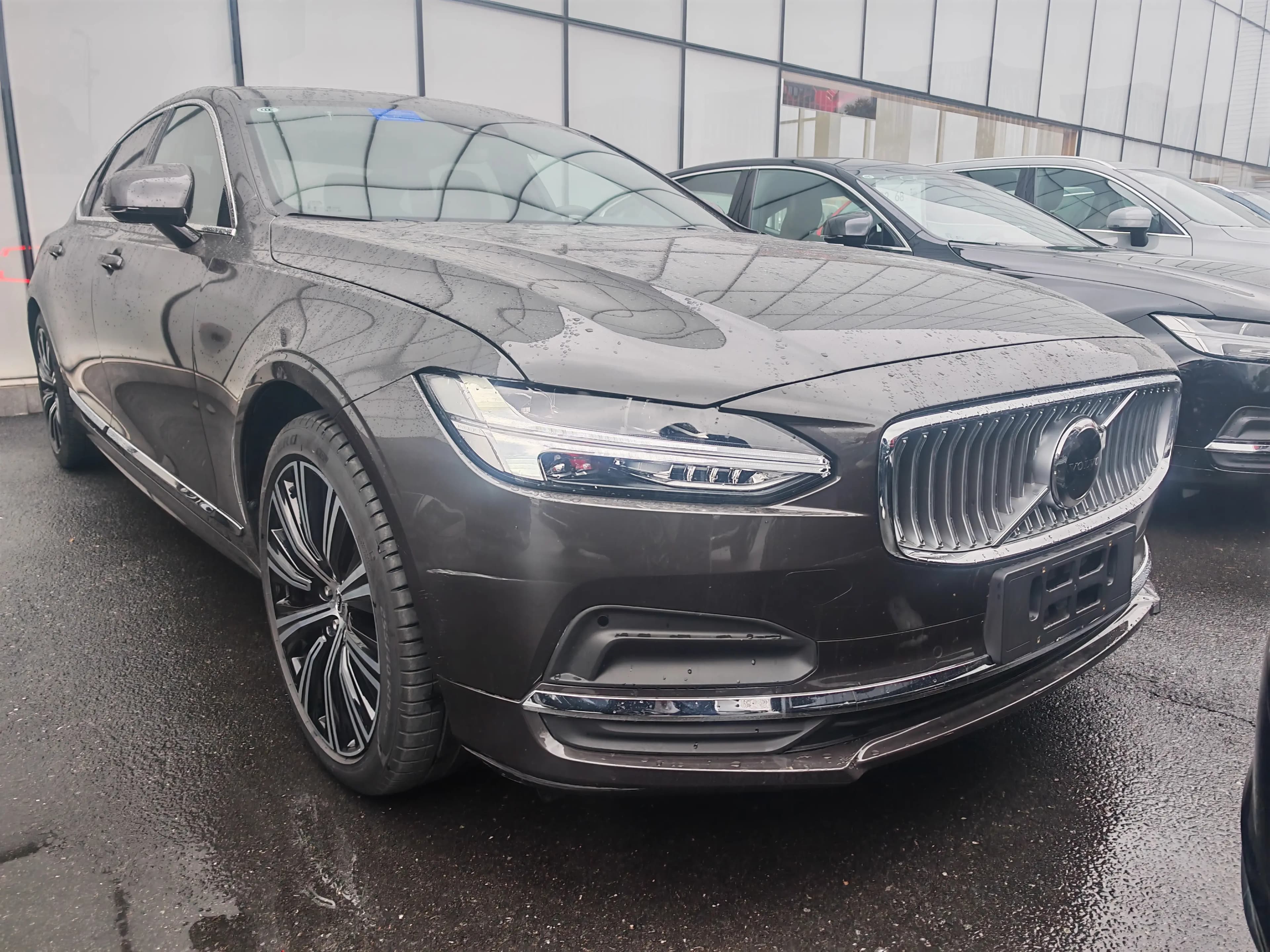 Volvo S90 2025 г. 7021 км. — фото 2