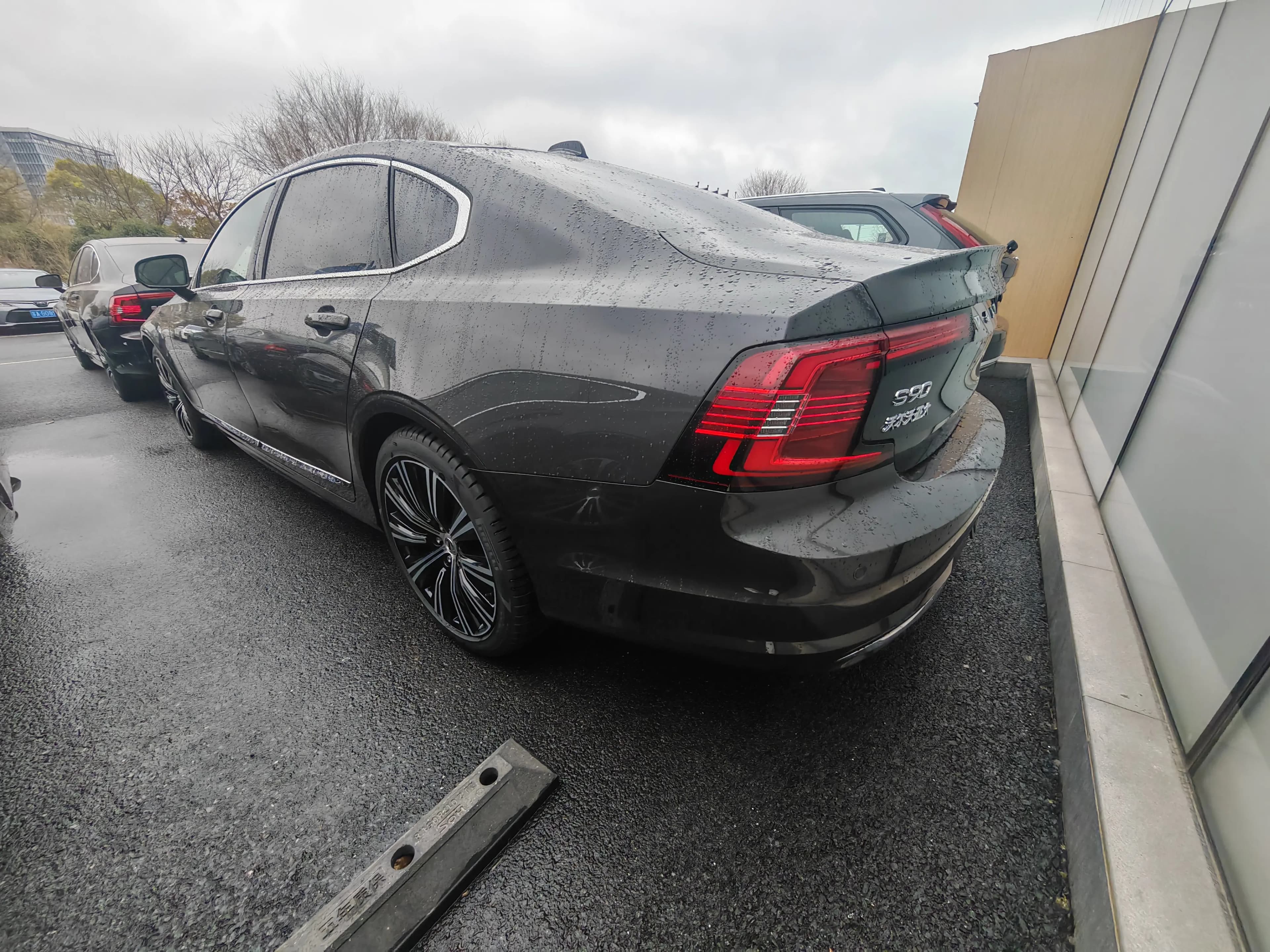 Volvo S90 2025 г. 7021 км. — фото 3
