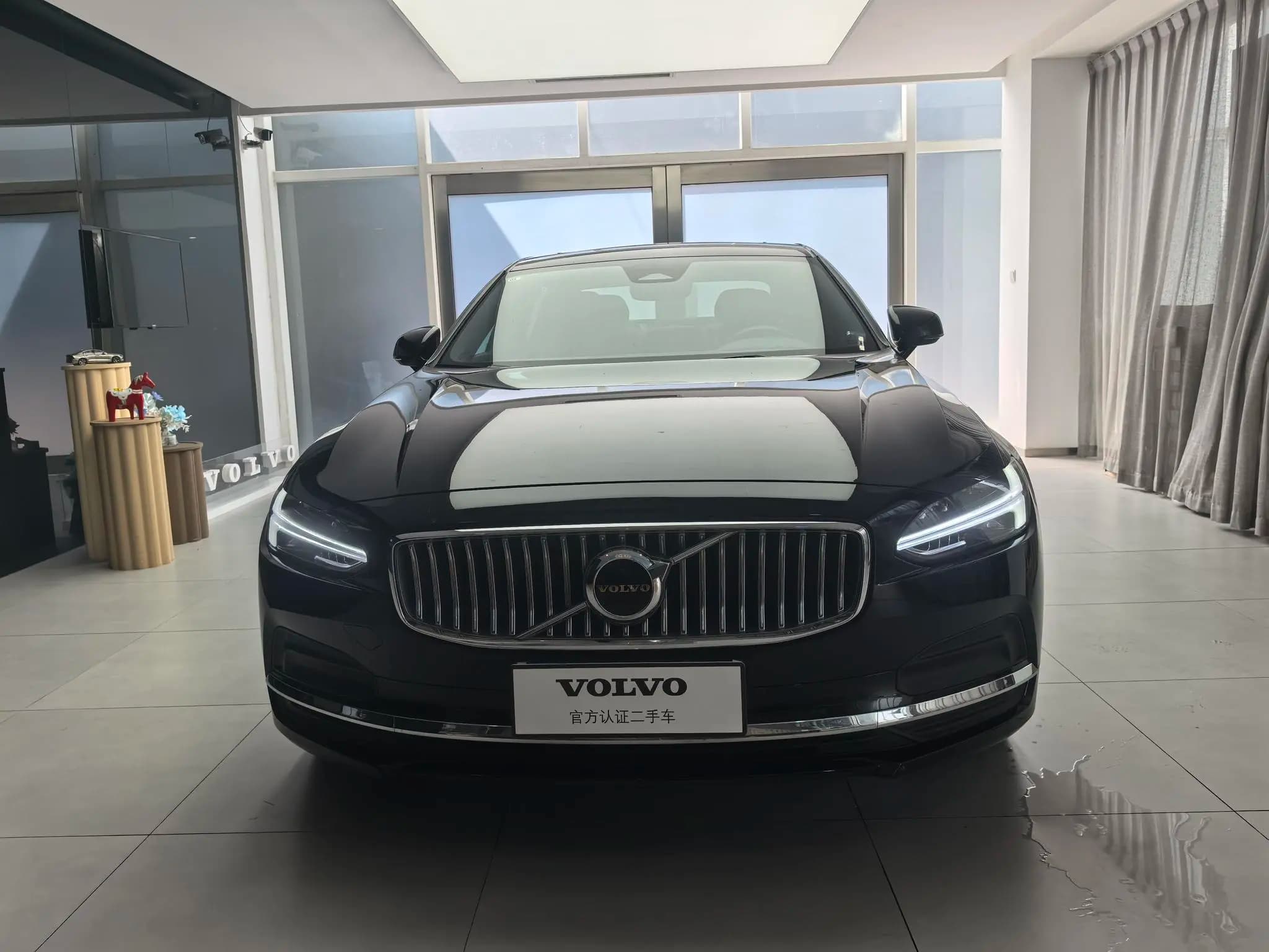 Volvo S90 2025 г. 5022 км. — фото 2