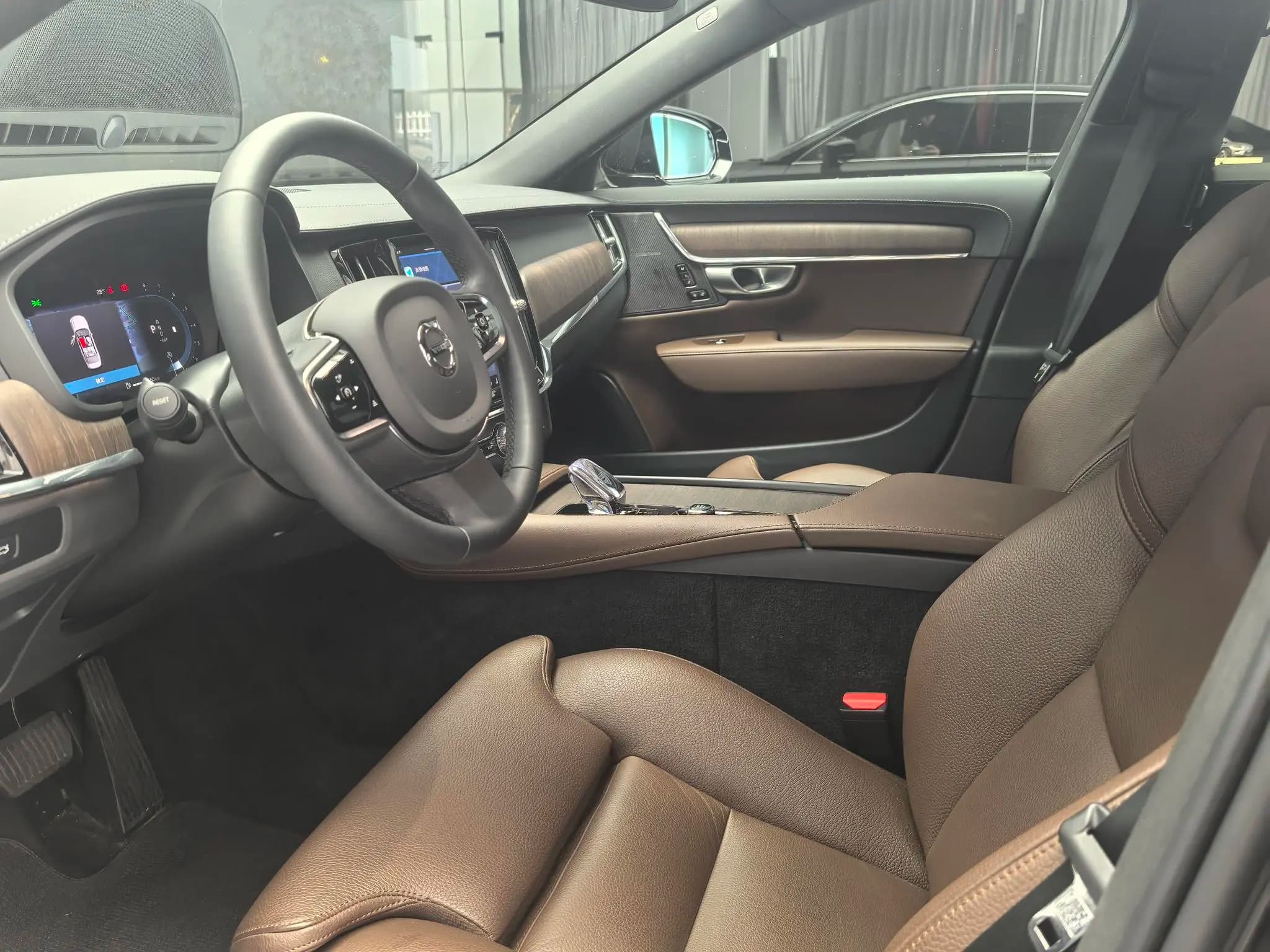 Volvo S90 2025 г. 5022 км. — фото 12