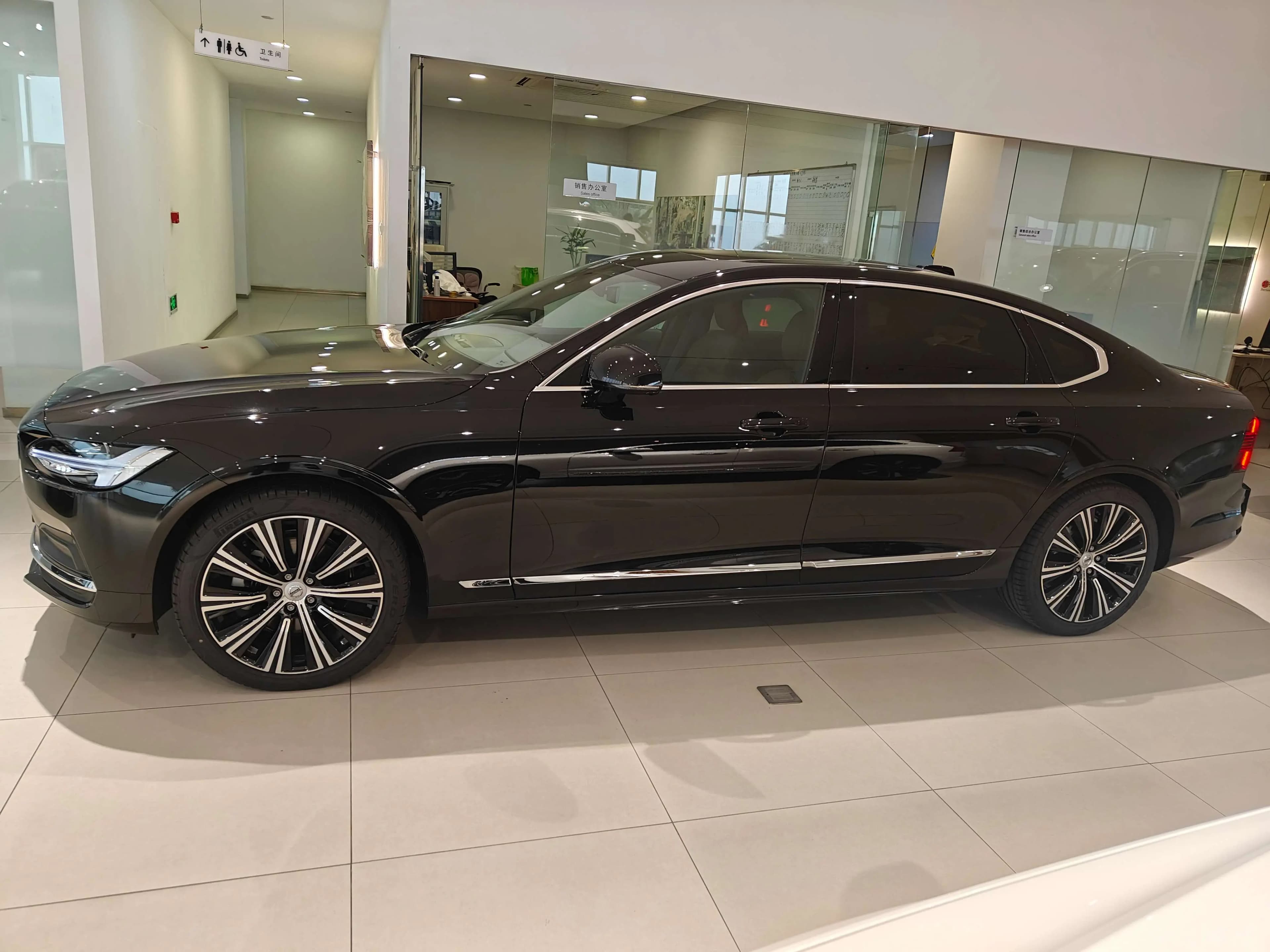 Volvo S90 2025 г. 523 км. — фото 2