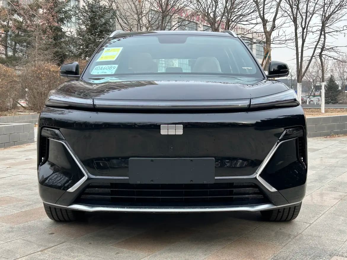 Geely Galaxy Starship 7 EM-i 2025 г. — фото 2