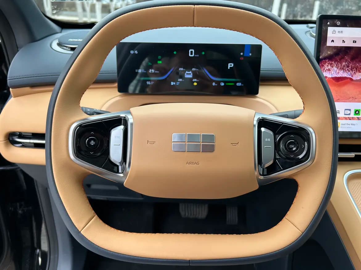 Geely Galaxy Starship 7 EM-i 2025 г. — фото 18