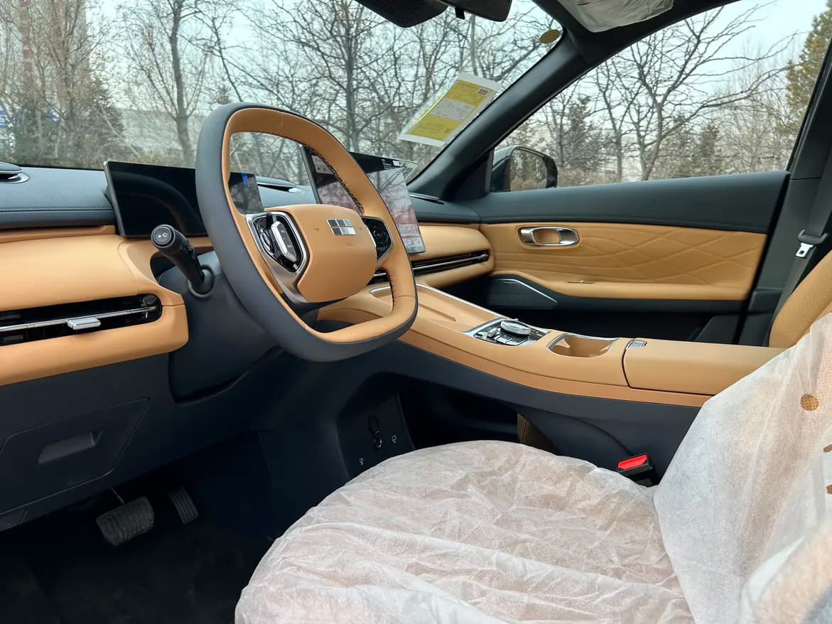Geely Galaxy Starship 7 EM-i 2025 г. — фото 20