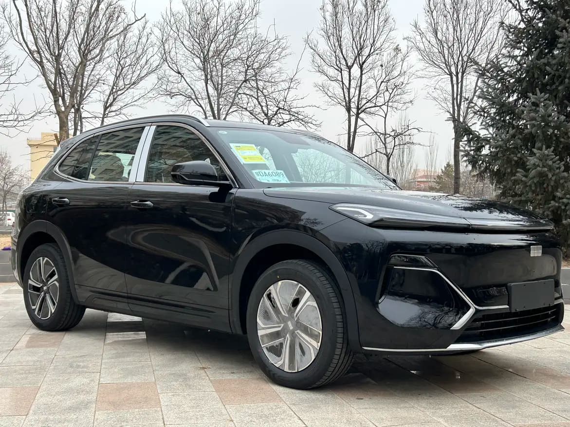 Geely Galaxy Starship 7 EM-i 2025 г. — фото 3