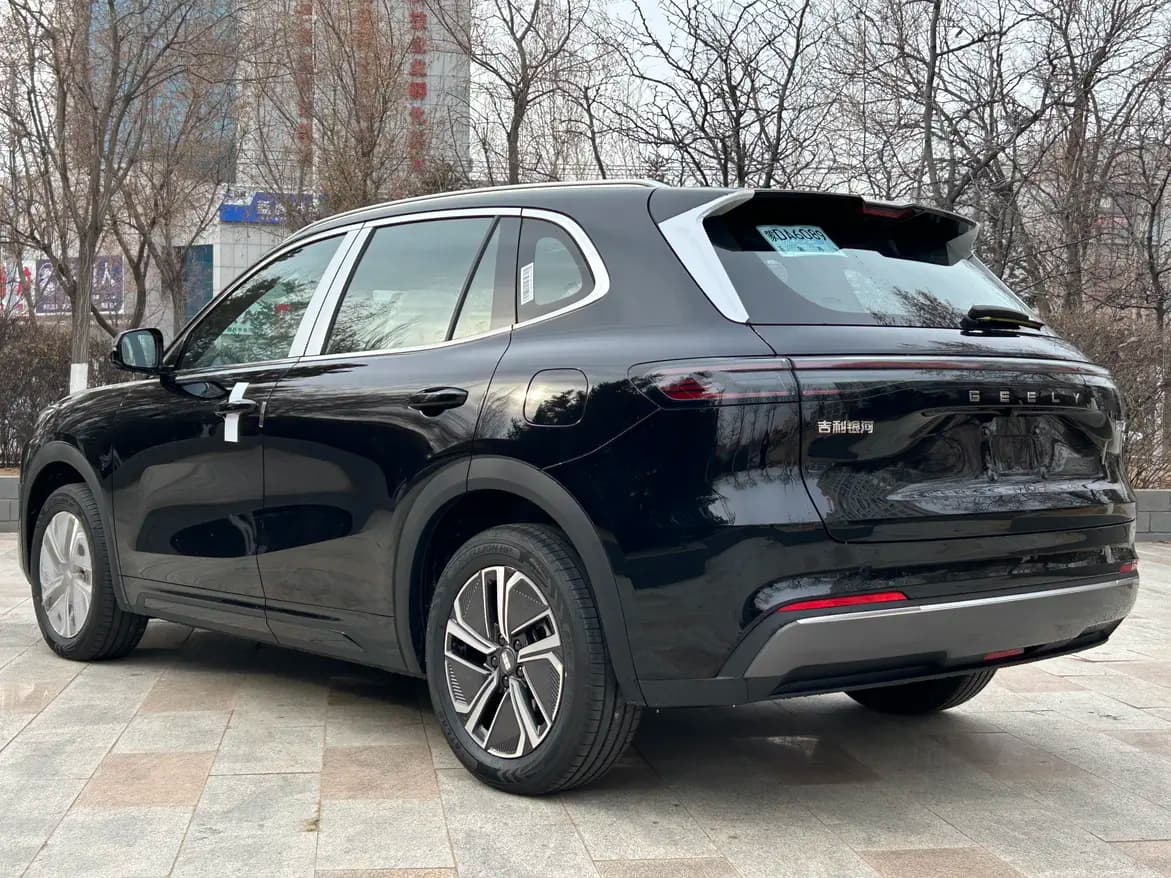 Geely Galaxy Starship 7 EM-i 2025 г. — фото 4