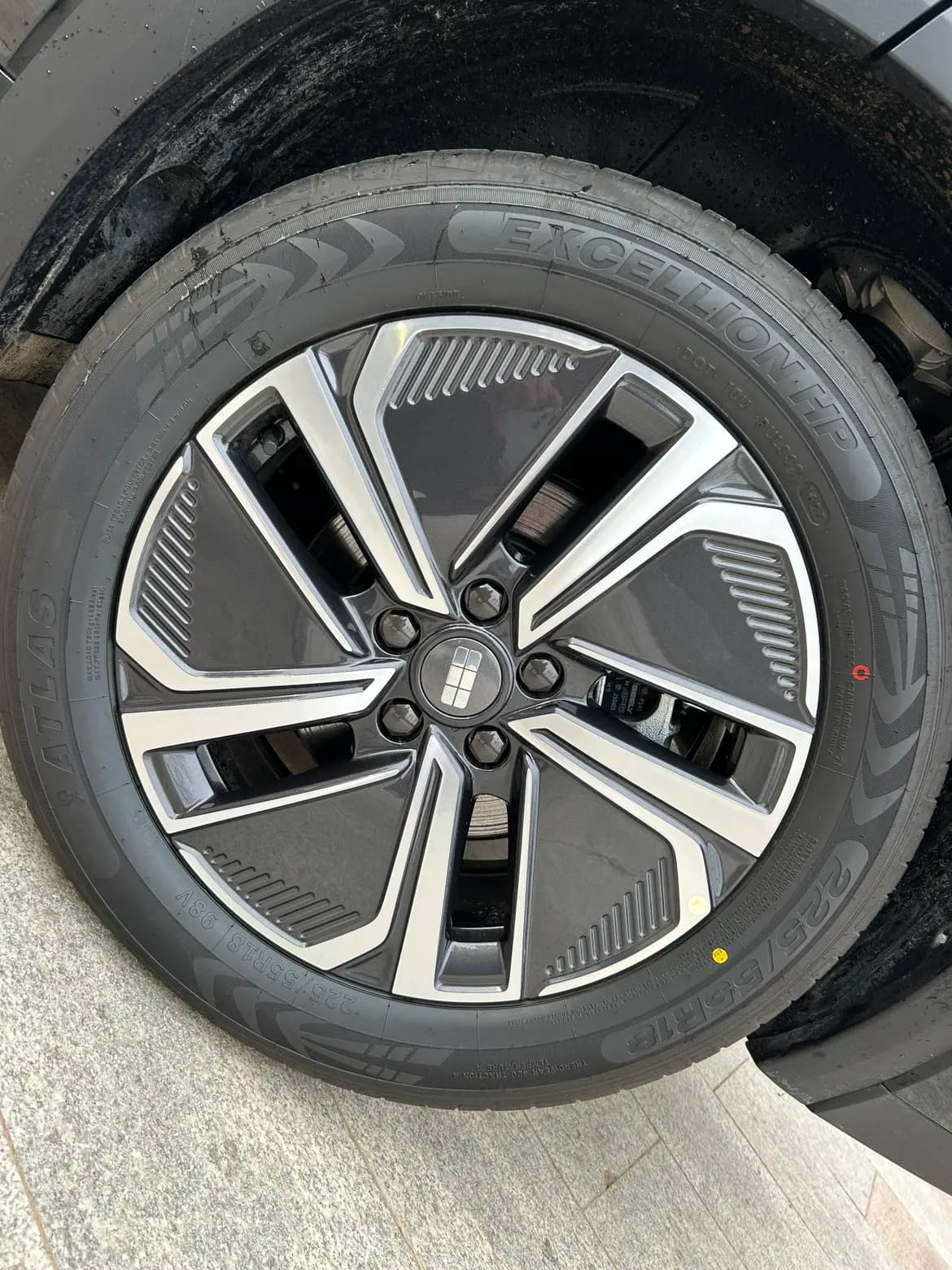 Geely Galaxy Starship 7 EM-i 2025 г. — фото 8