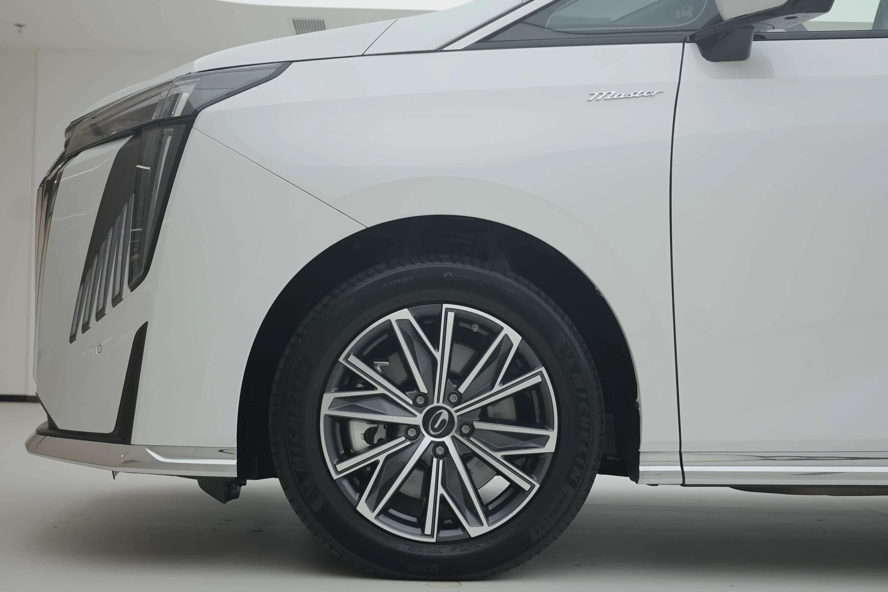 GAC Trumpchi M8 2025 г. 16110 км. — фото 11