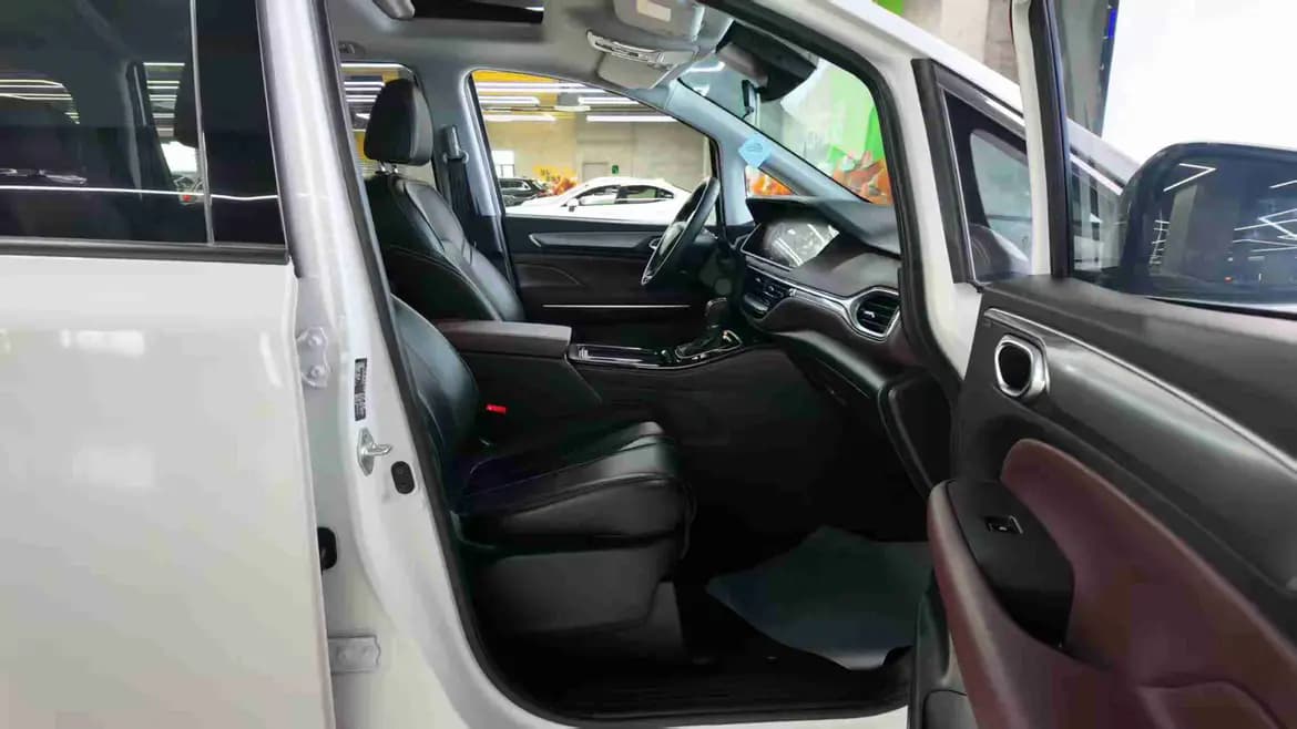 GAC Trumpchi M6 2023 г. 29420 км. — фото 13