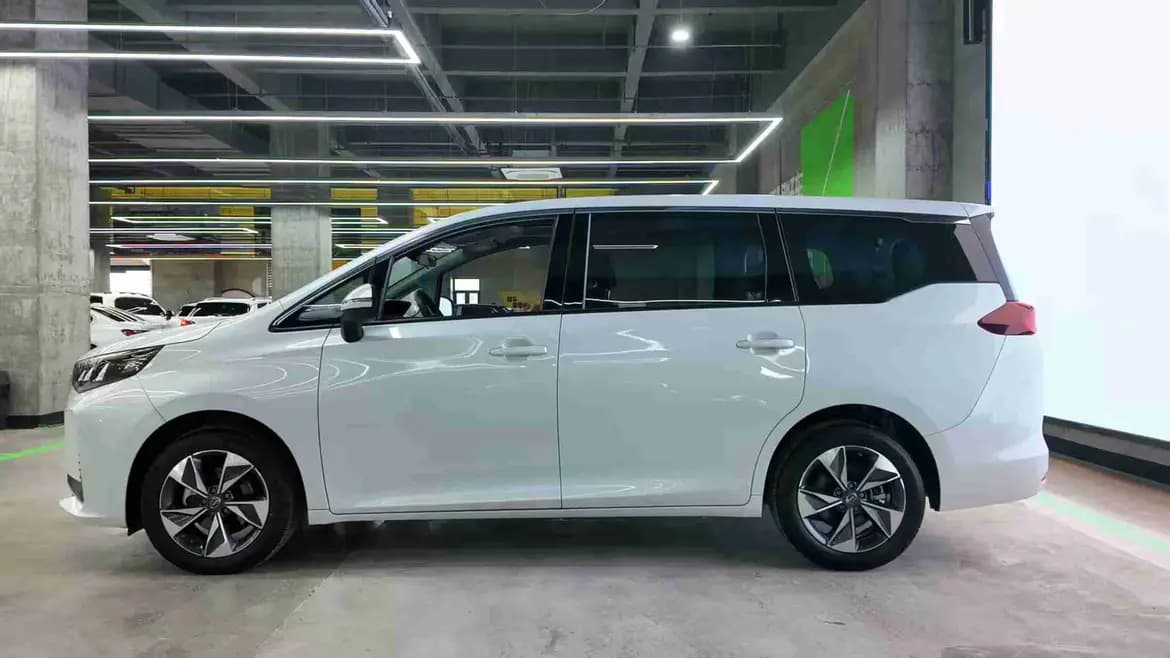 GAC Trumpchi M6 2023 г. 29420 км. — фото 4