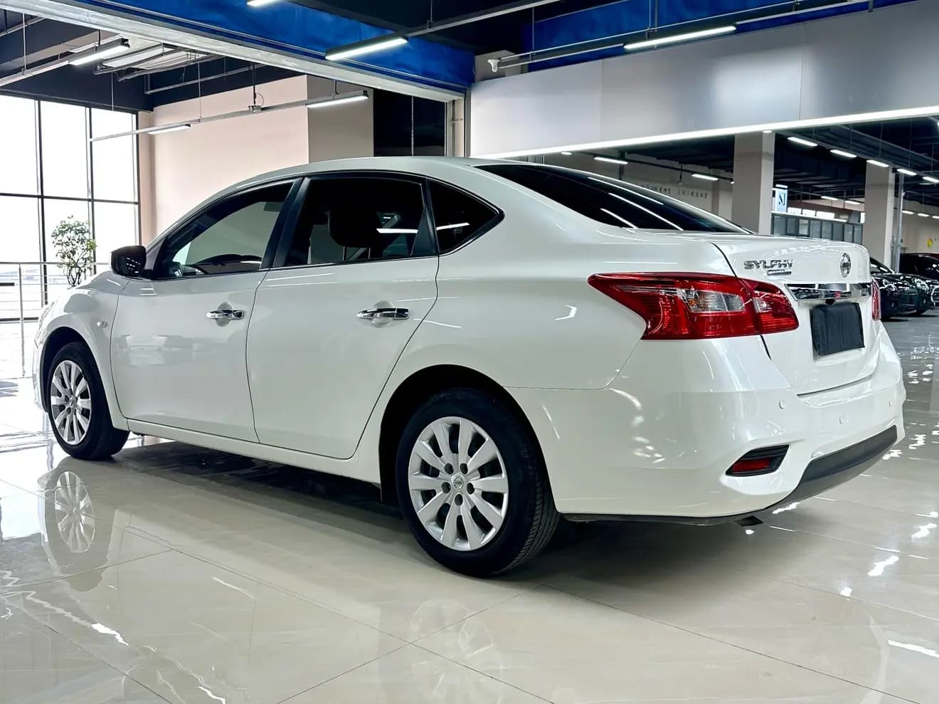 Nissan Sylphy 2024 г. 7094 км. — фото 4