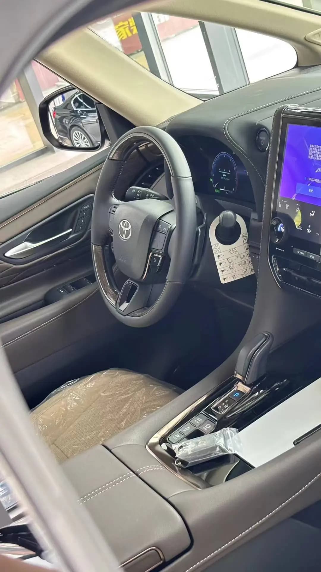Toyota Alphard 2025 г. 1003 км. — фото 13