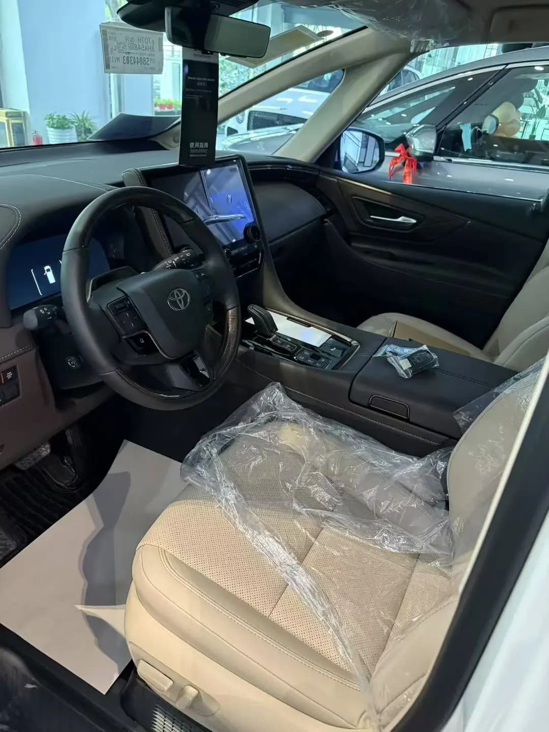 Toyota Alphard 2025 г. 1003 км. — фото 14