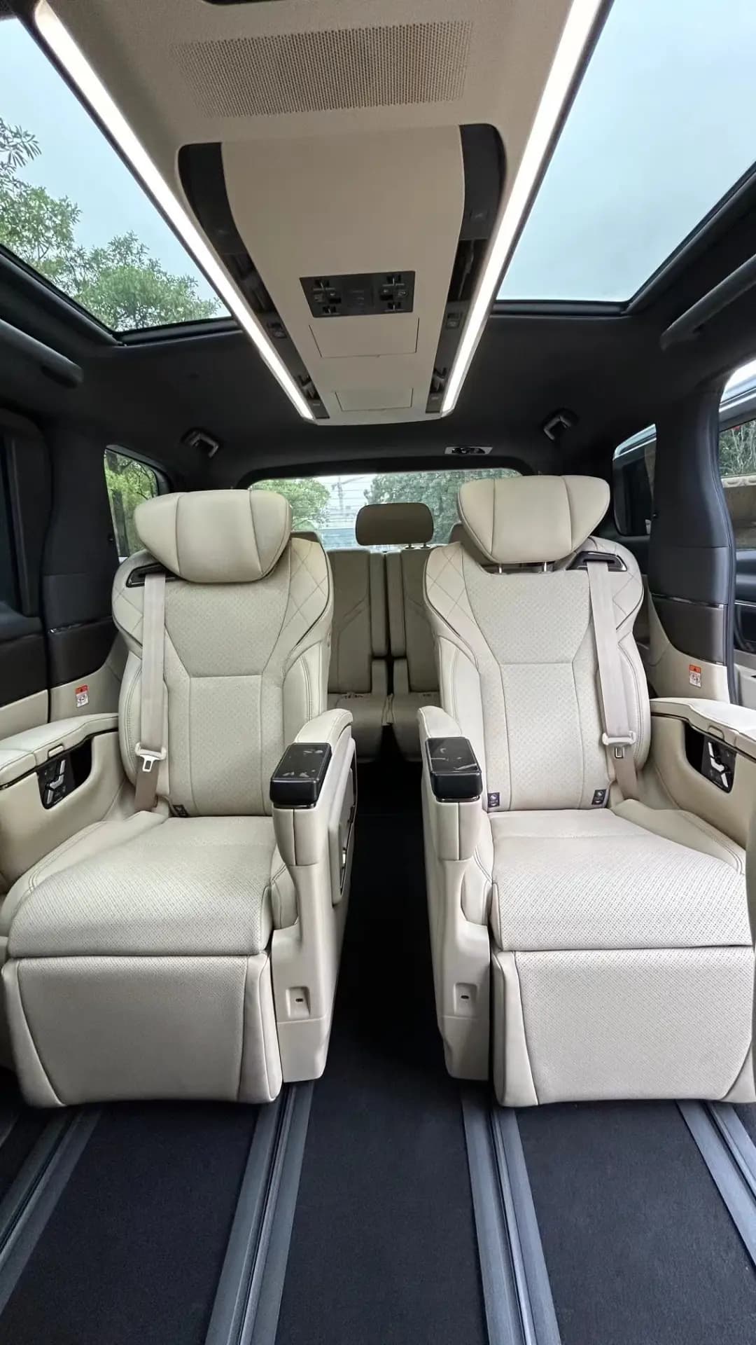 Toyota Alphard 2025 г. 1003 км. — фото 15