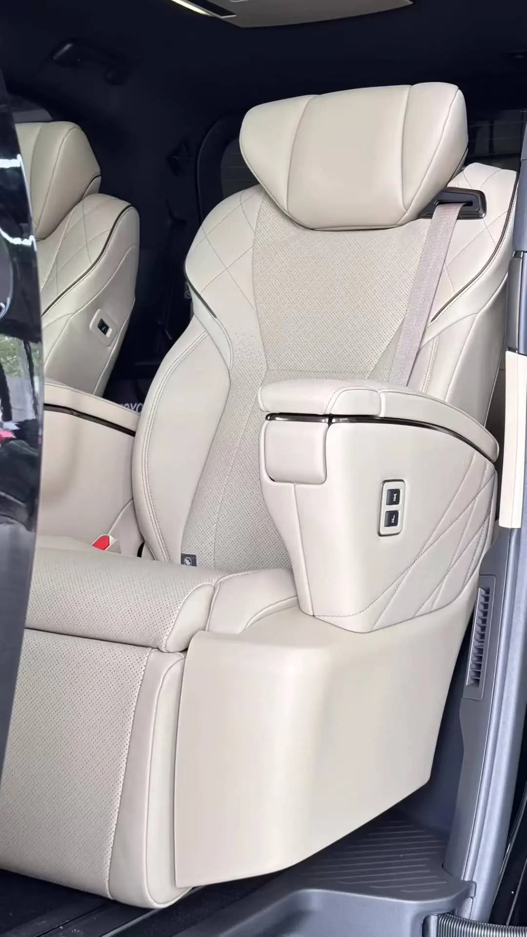 Toyota Alphard 2025 г. 1003 км. — фото 17