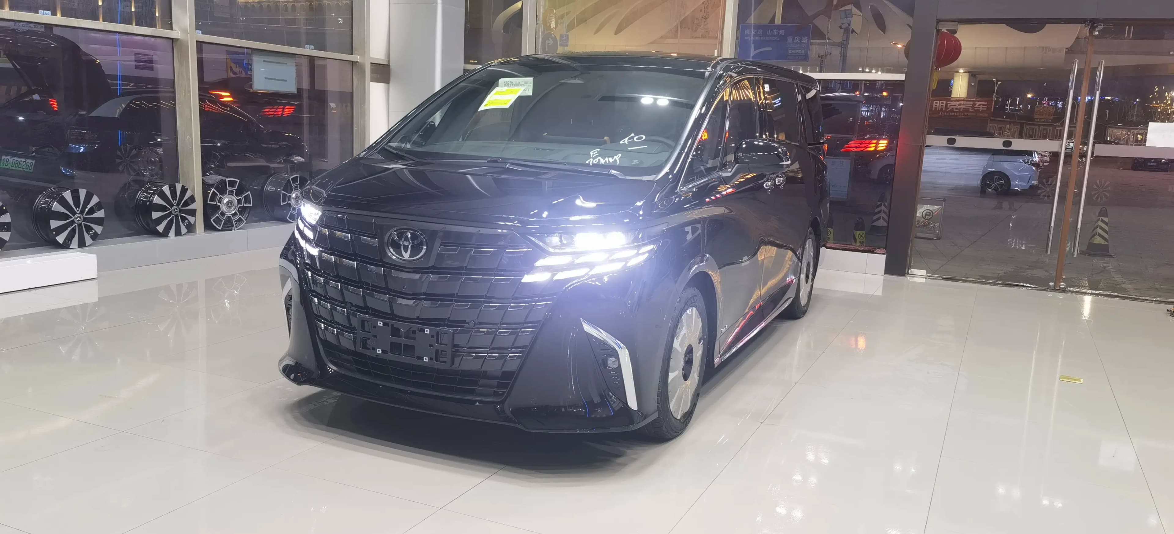 Toyota Alphard 2025 г. 1003 км. — фото 6