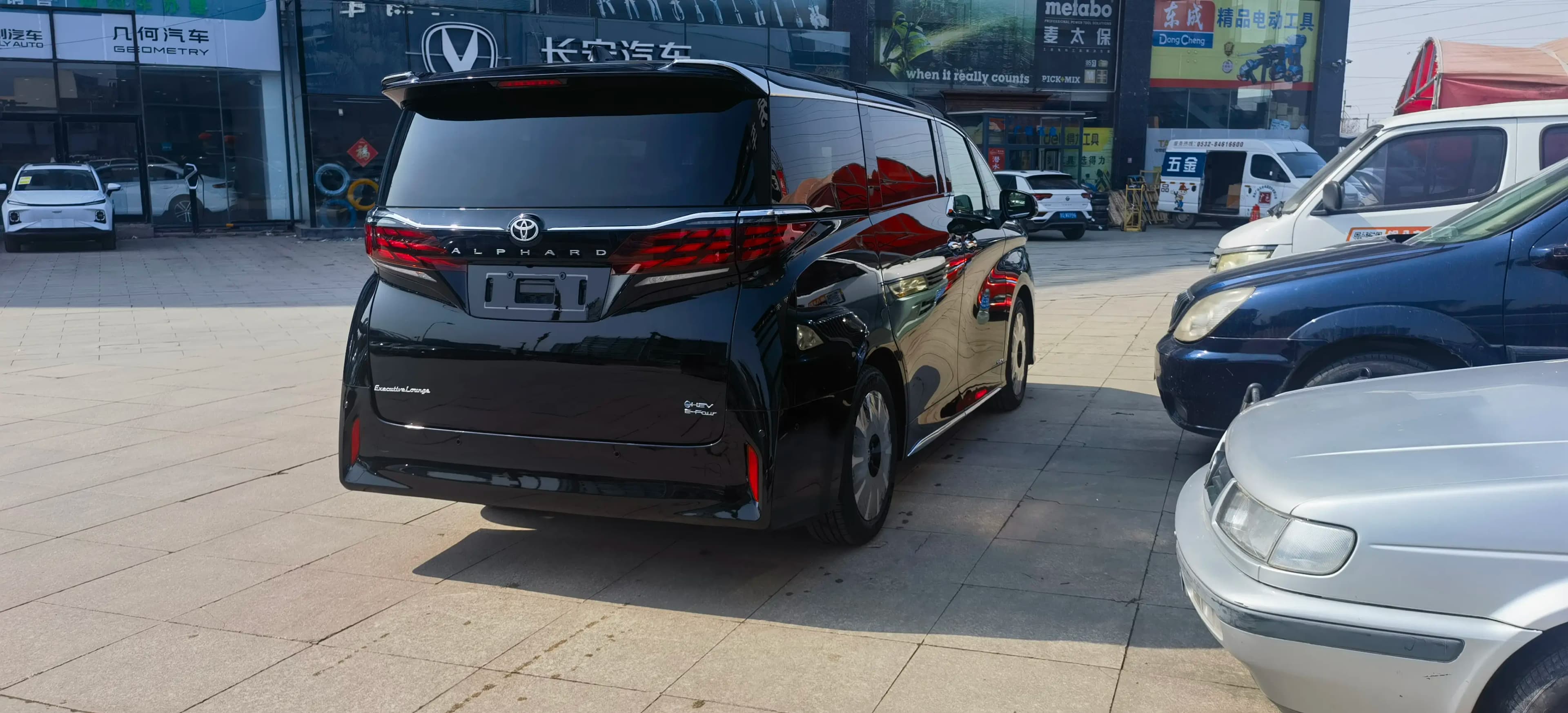Toyota Alphard 2025 г. 1003 км. — фото 7