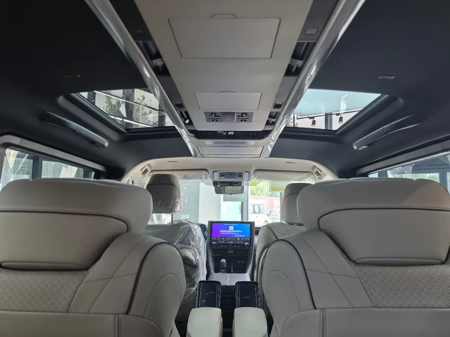Toyota Alphard 2025 г. 1003 км. — фото 8