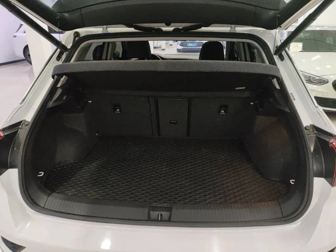 Volkswagen T-Roc 2022 г. 44006 км. — фото 9
