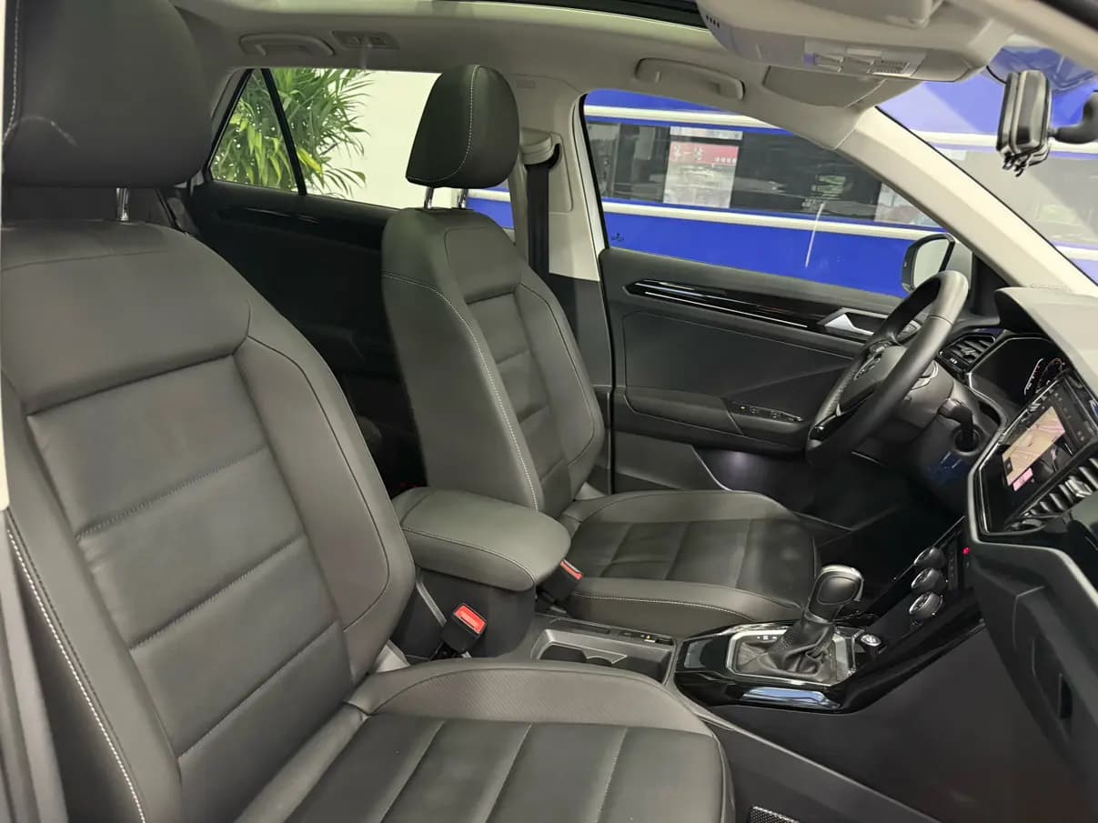 Volkswagen T-Roc 2023 г. 9000 км. — фото 13