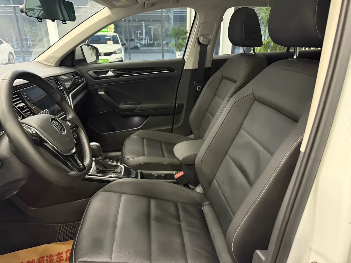 Volkswagen T-Roc 2023 г. 9000 км. — фото 14