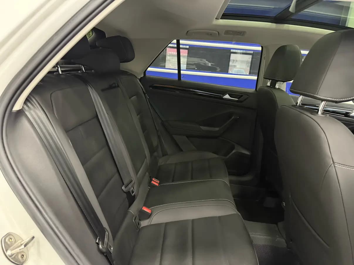 Volkswagen T-Roc 2023 г. 9000 км. — фото 15