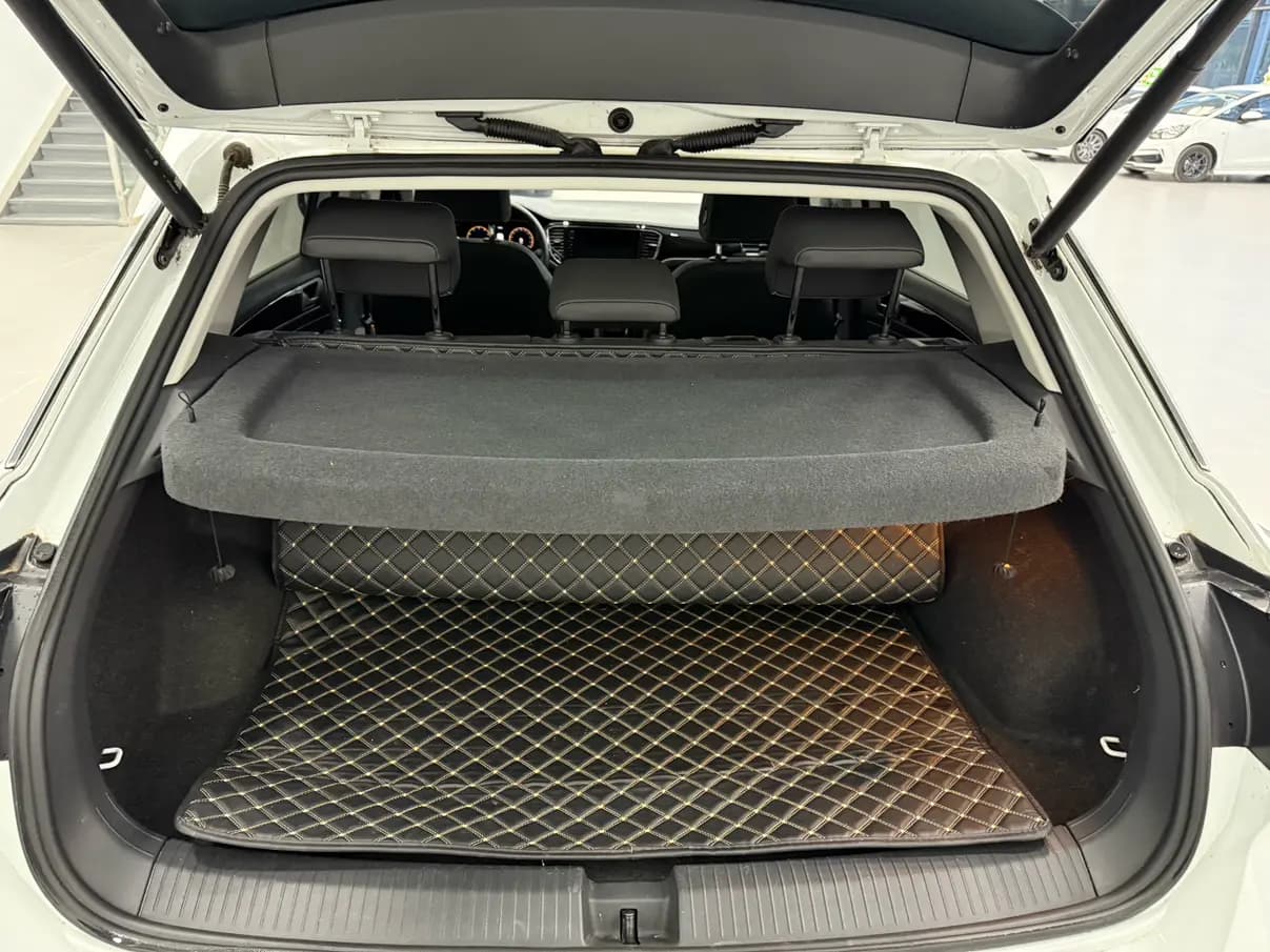 Volkswagen T-Roc 2023 г. 9000 км. — фото 17