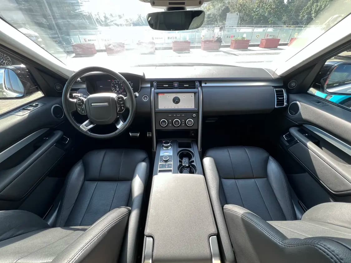 Land Rover Discovery 2021 г. 51004 км. — фото 12