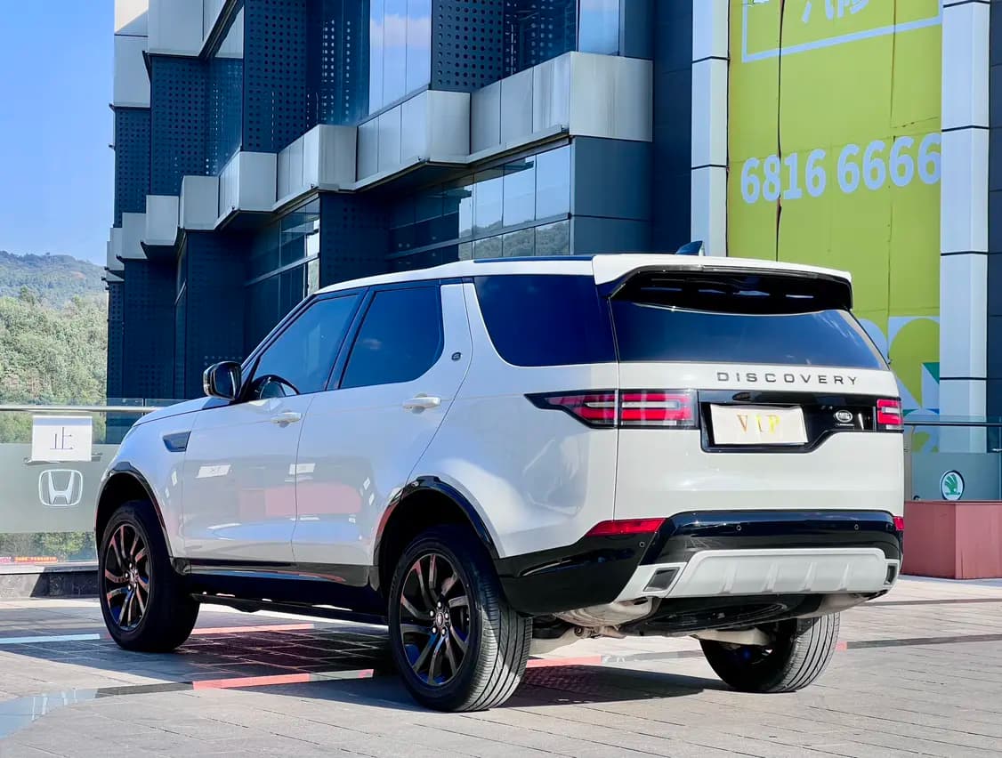 Land Rover Discovery 2021 г. 51004 км. — фото 5