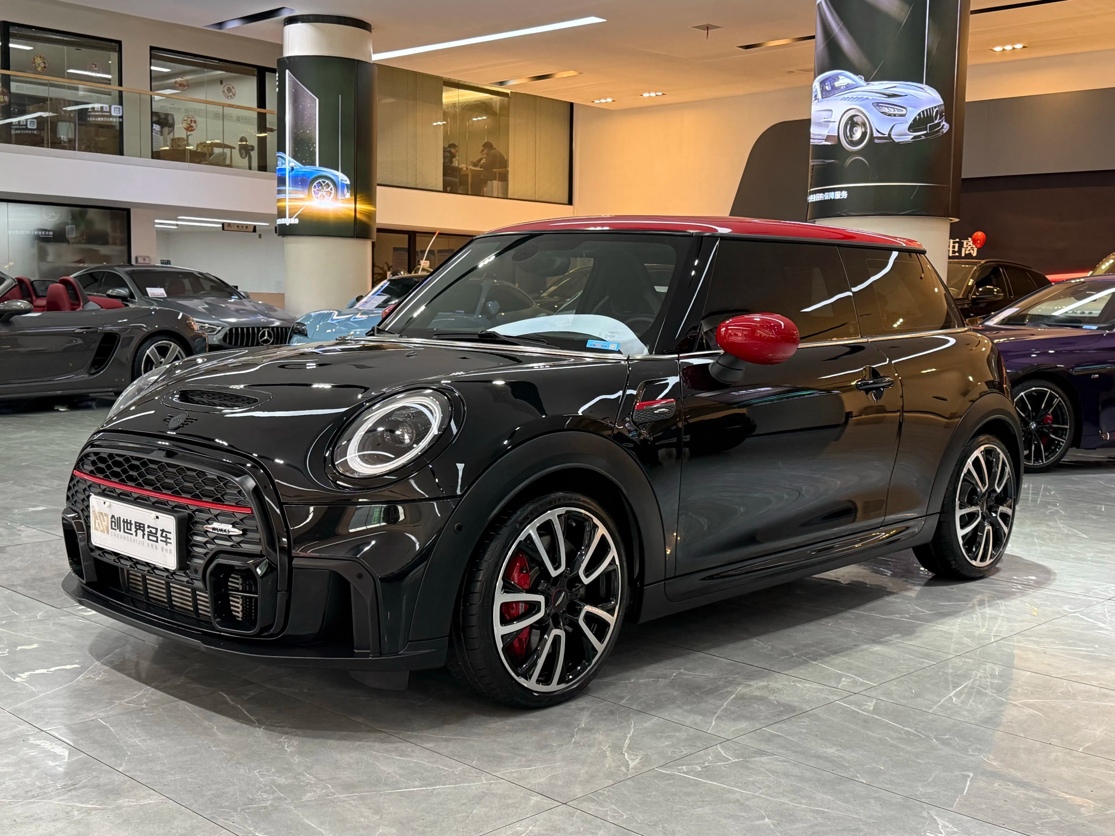 MINI JCW 2022 г. 4120 км.