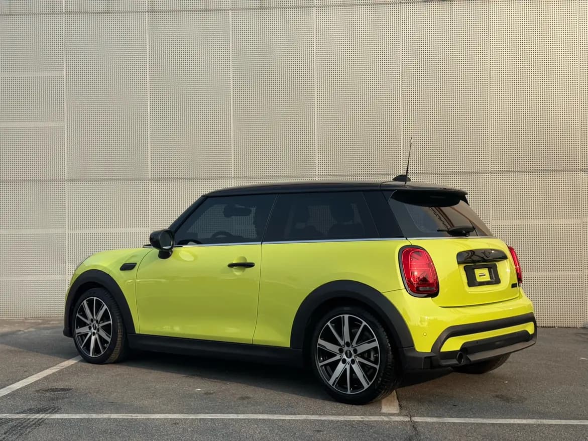 MINI  2023 г. 22116 км. — фото 5