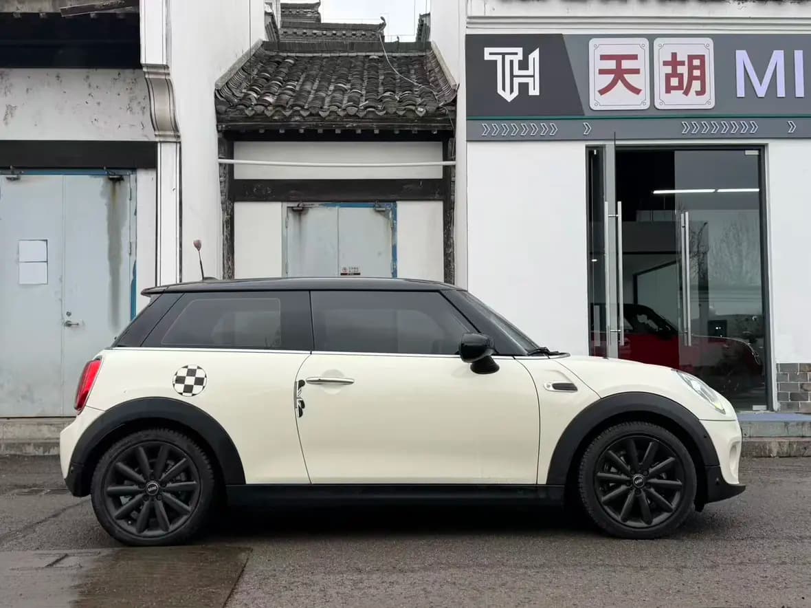 MINI  2021 г. 26115 км. — фото 5