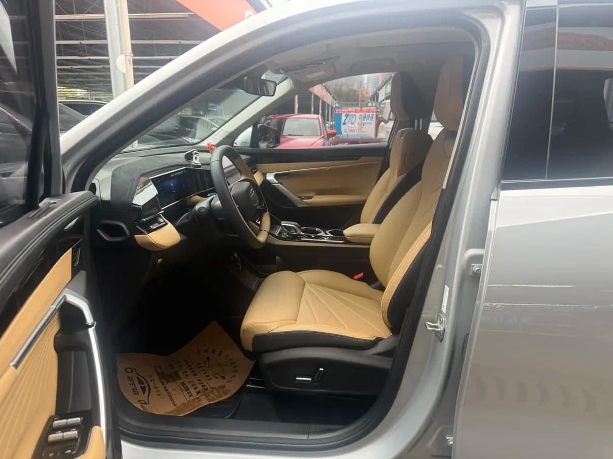 Geely Atlas L 2023 г. 36081 км. — фото 6