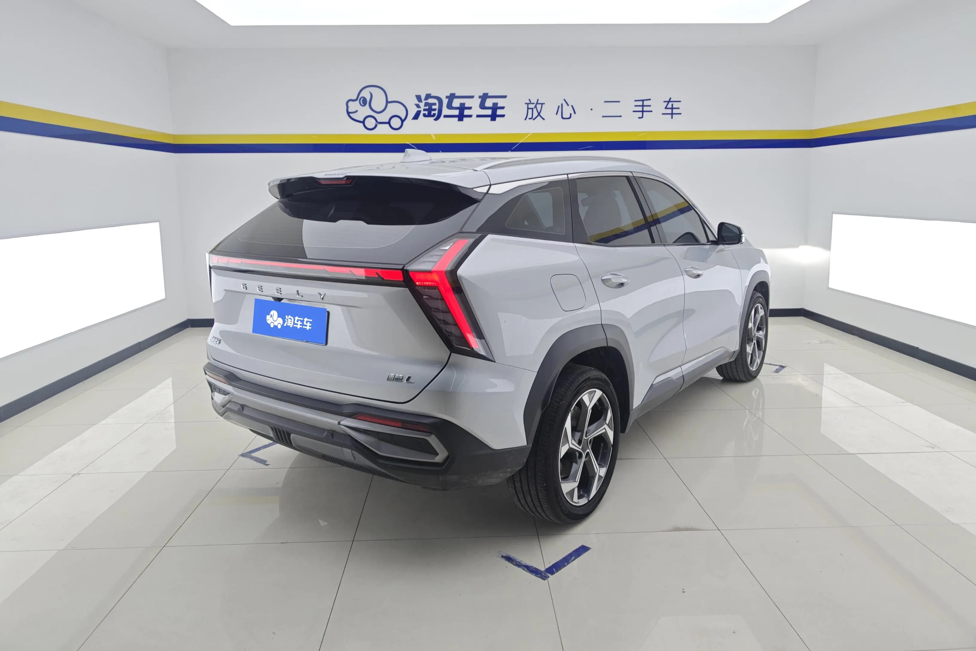 Geely Atlas L 2025 г. 14280 км. — фото 3