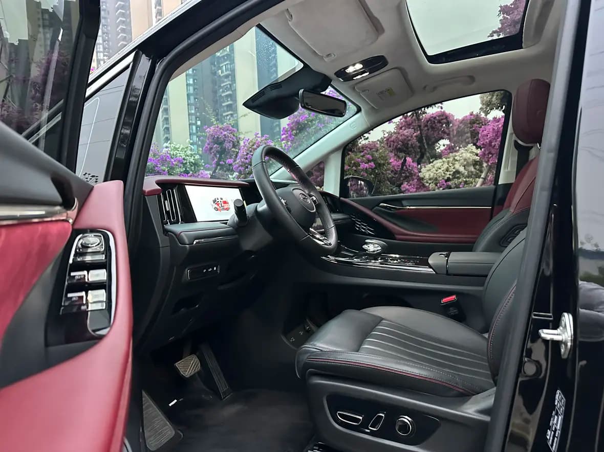 GAC Trumpchi E9 PHEV 2024 г. 30035 км. — фото 14