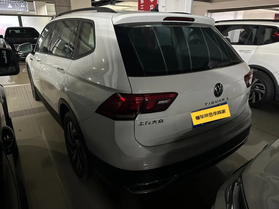 Volkswagen Tiguan L 2022 г. 87220 км. — фото 4
